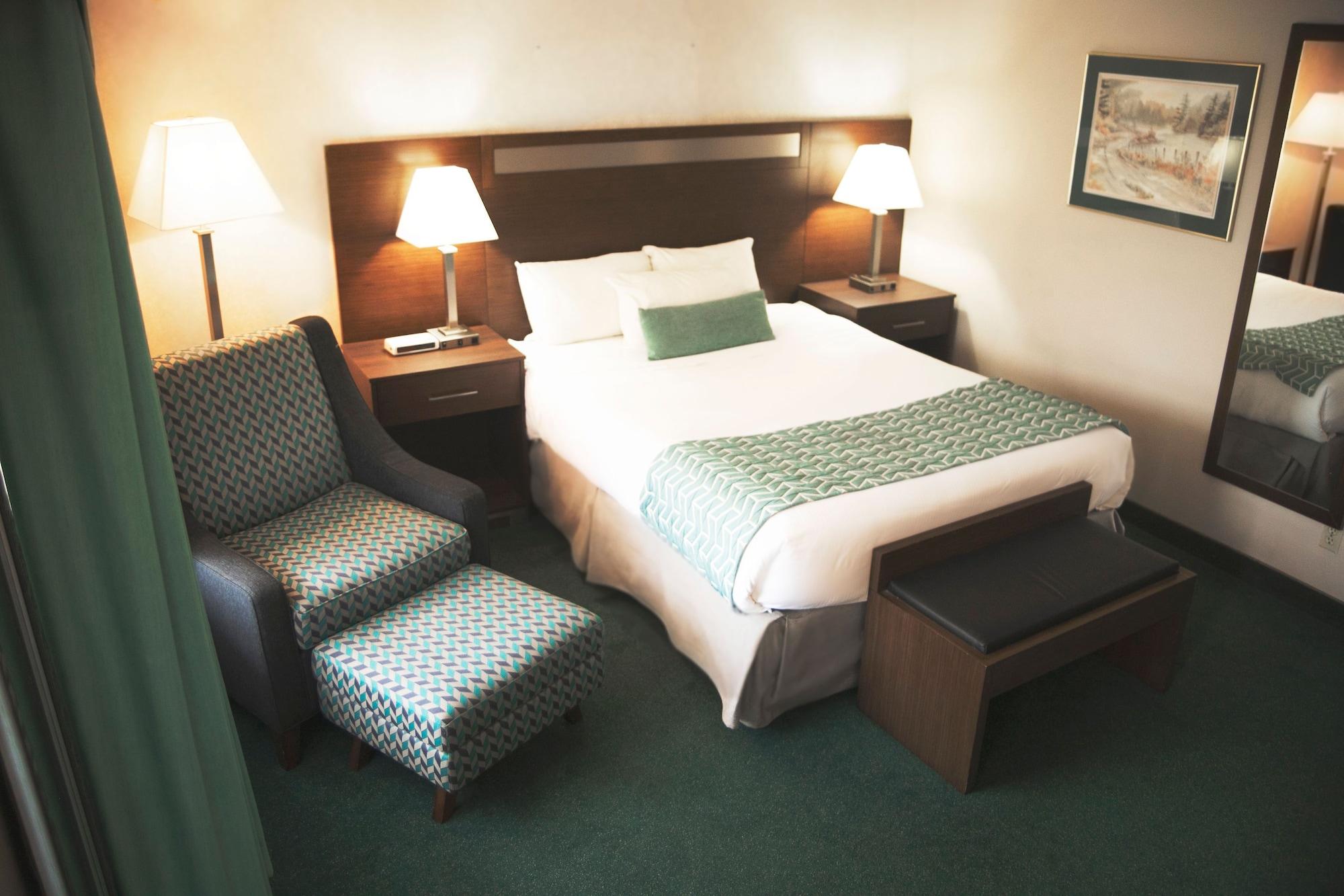 Ramada By Wyndham Hotel Quesnel Buitenkant foto