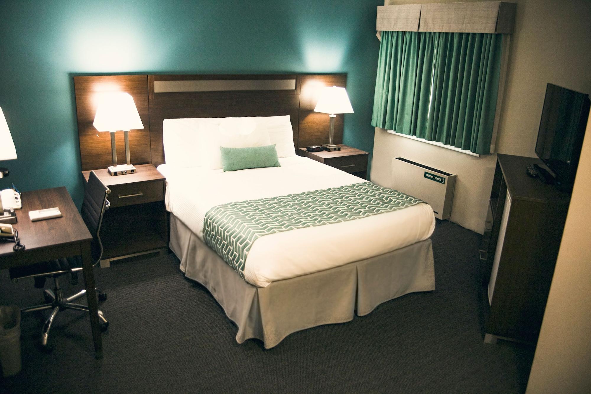 Ramada By Wyndham Hotel Quesnel Buitenkant foto