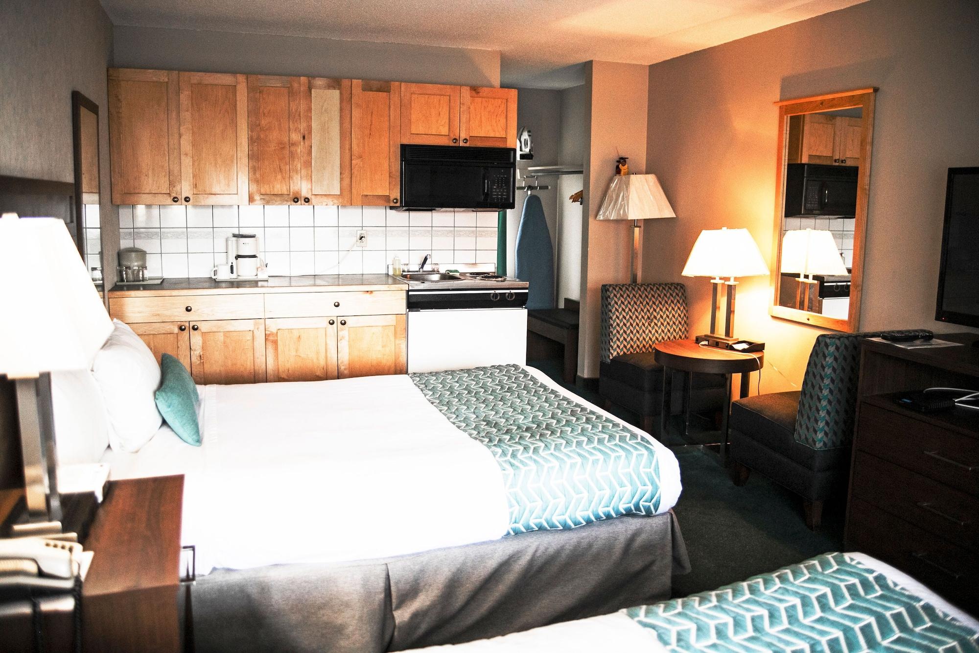 Ramada By Wyndham Hotel Quesnel Buitenkant foto